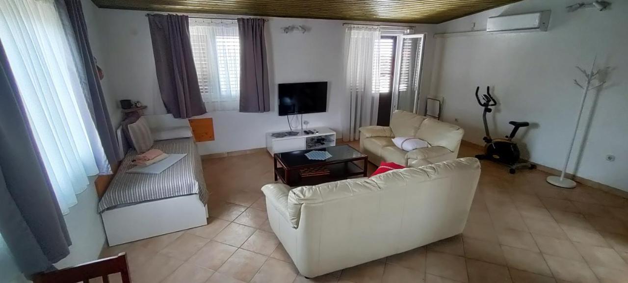House Elan Apartamento Kornić Exterior foto
